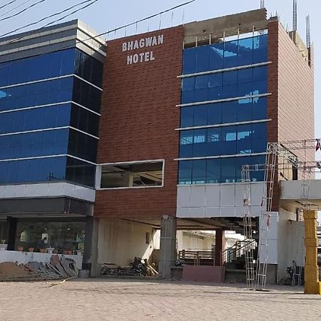 Bhagwan Hotel Gonda Экстерьер фото