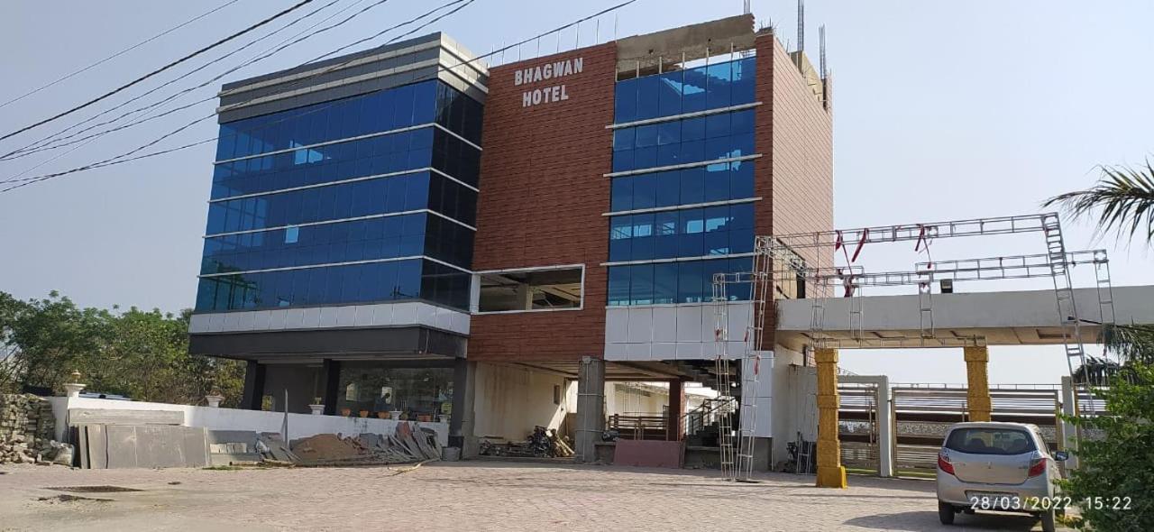 Bhagwan Hotel Gonda Экстерьер фото