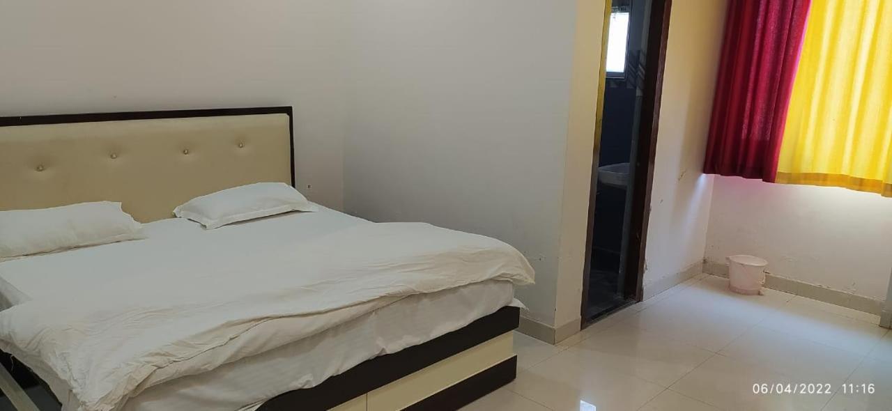 Bhagwan Hotel Gonda Экстерьер фото